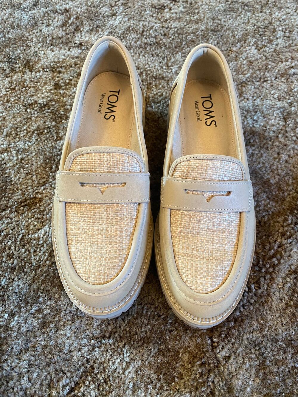 TOMS Womens Cara Penny Loafer Mixed Material Woven Panel Raffia Chunky Sole